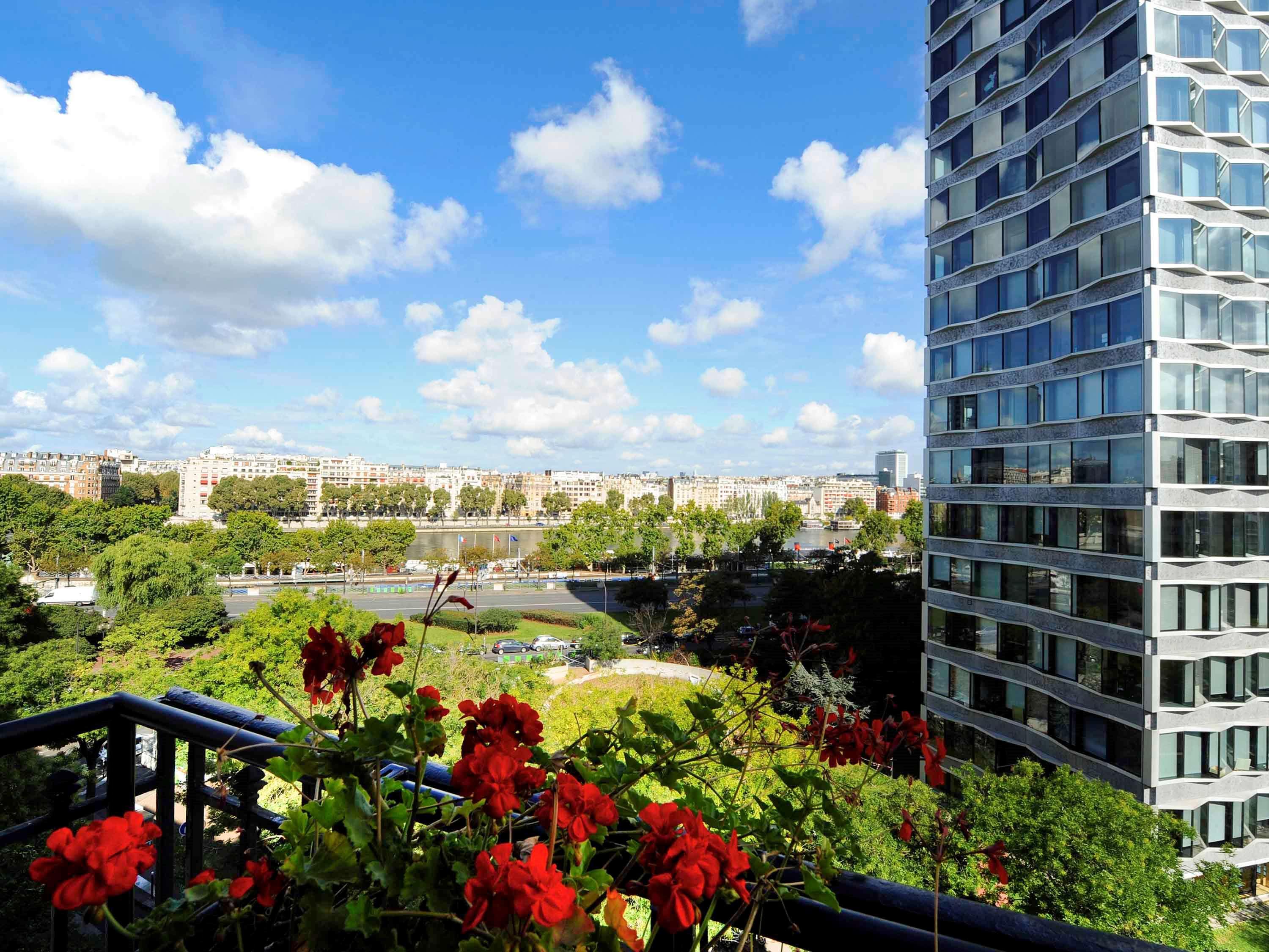 Mercure Paris Tour Eiffel Pont Mirabeau Exterior foto